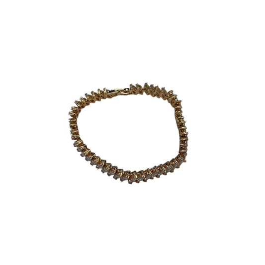 Bracelet Other By Clothes Mentor In Gold