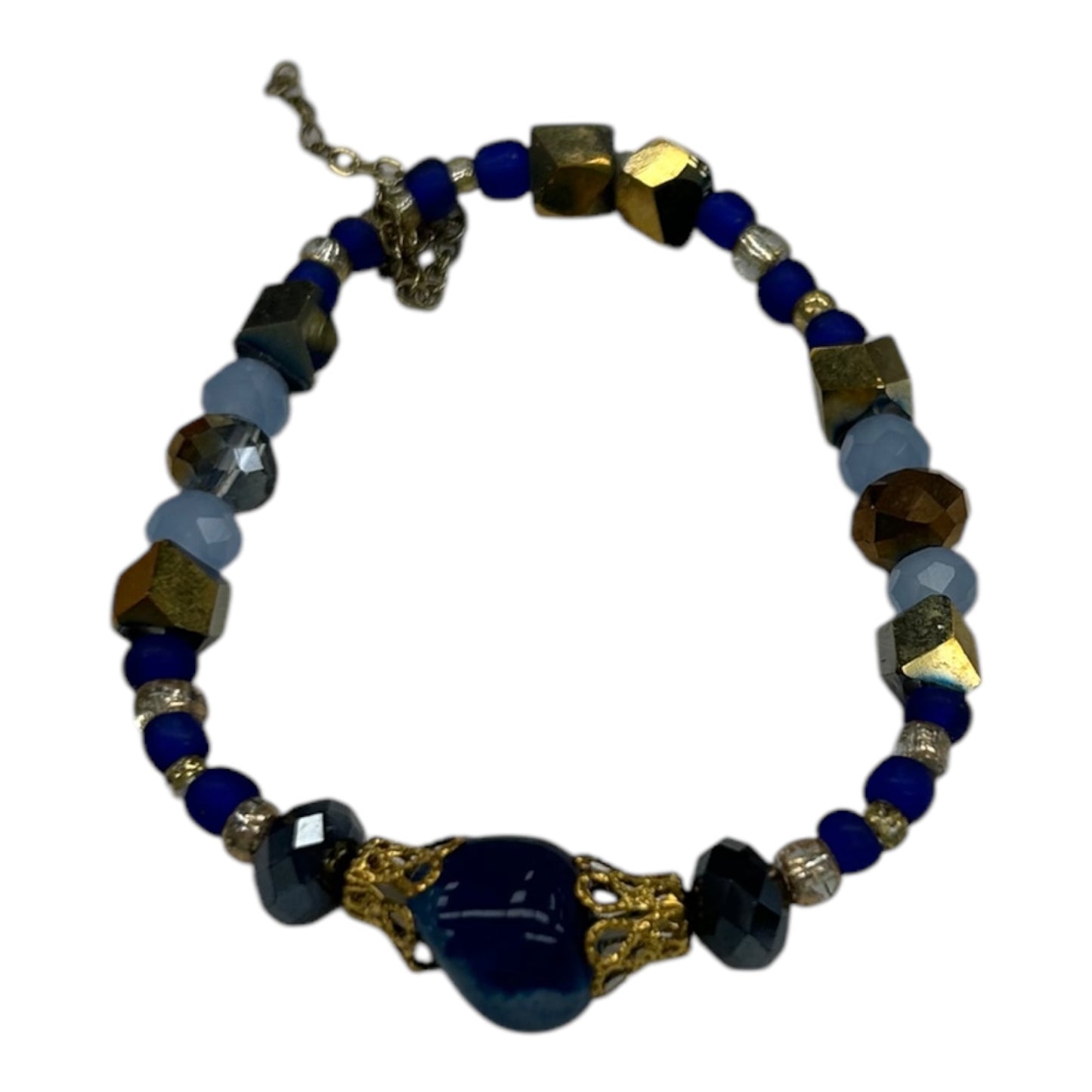 Bracelet Beaded By Clothes Mentor In Blue