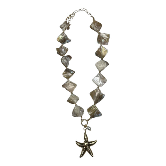 Necklace Statement By    Clothes Mentor In Cream