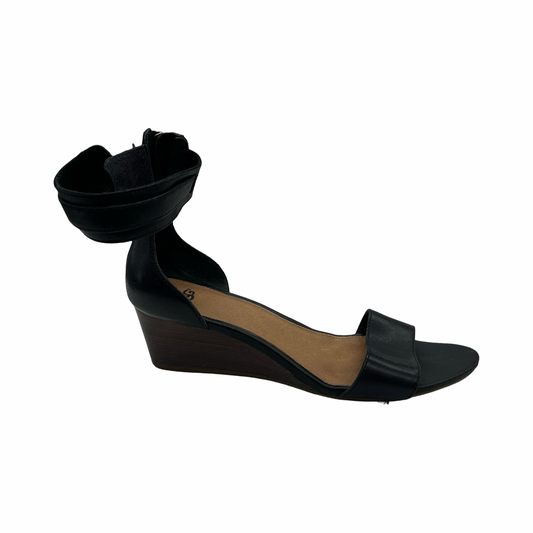 Sandals Designer By Ugg In Black, Size:9.5