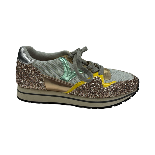 Shoes Sneakers By Clothes Mentor In Rose Gold, Size:7.5