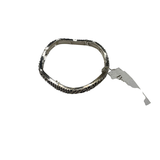 Bracelet Bangle By Clothes Mentor In Silver