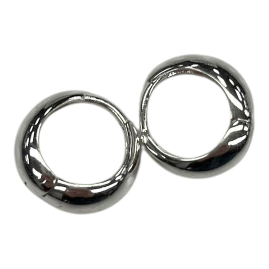 Earrings Hoop By Clothes Mentor In Silver