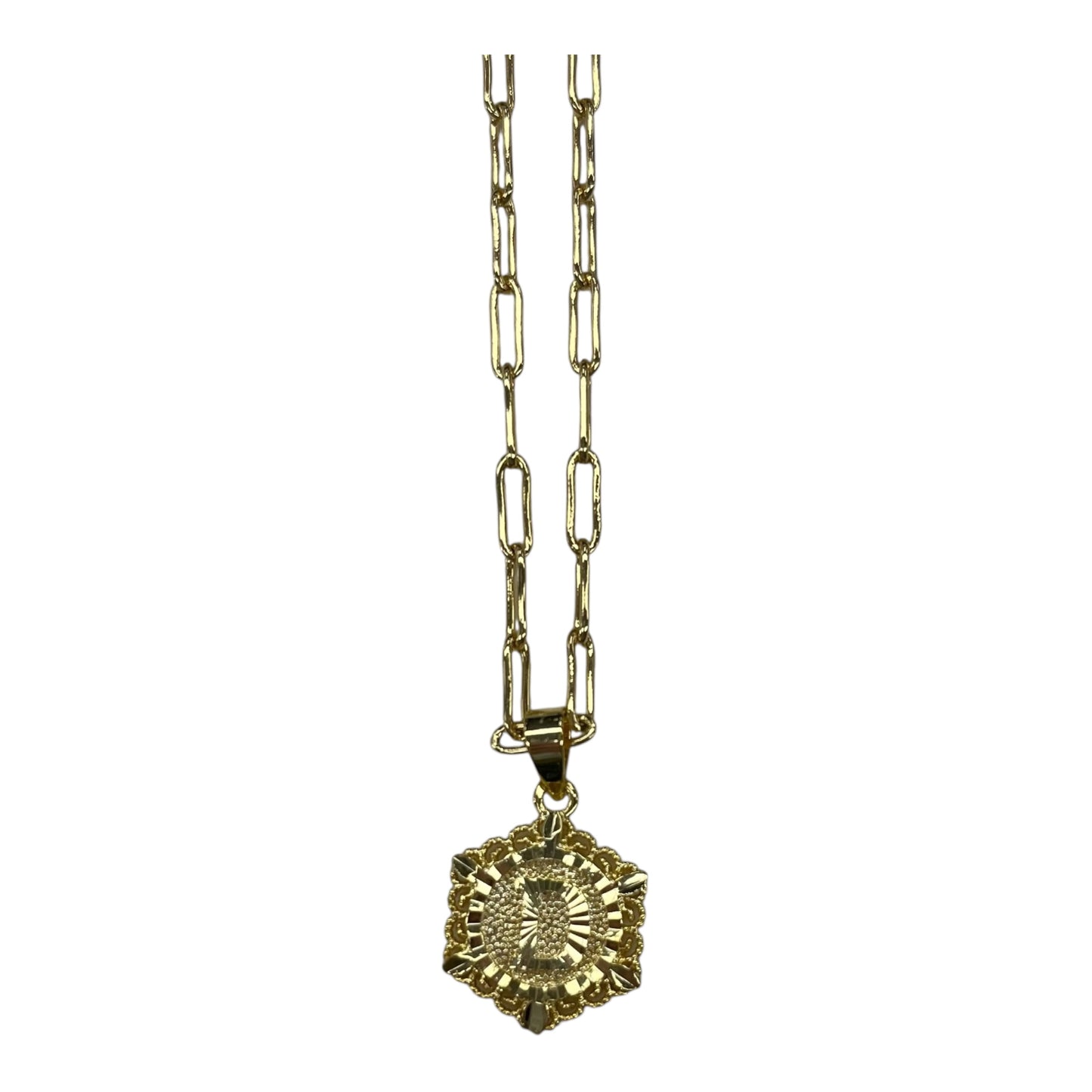Necklace Charm By    Clothes Mentor In Gold