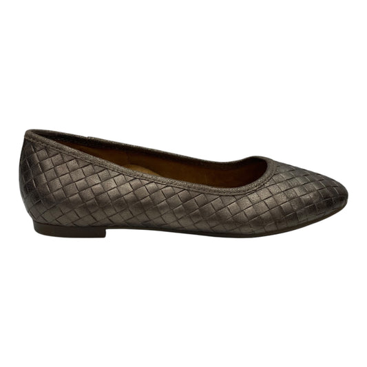 Shoes Flats By Aetrex In Bronze, Size:8.5
