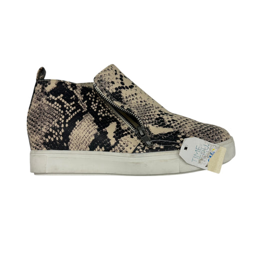 Shoes Sneakers By Time And Tru In Snakeskin Print, Size:6.5