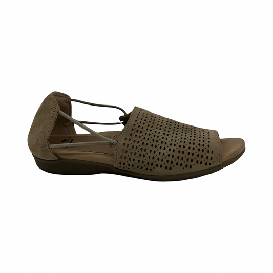 Sandals Flats By Earth In Brown, Size:6