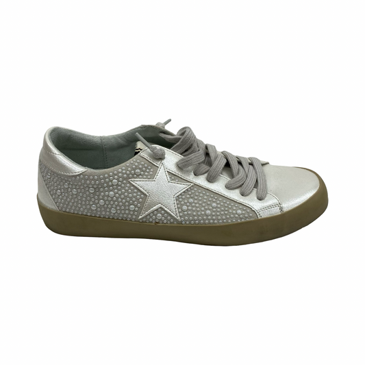 Shoes Sneakers By Shu Shop In Cream, Size:8