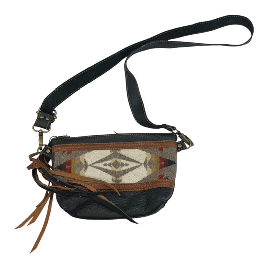 Crossbody By Clothes Mentor In Black, Size:Small
