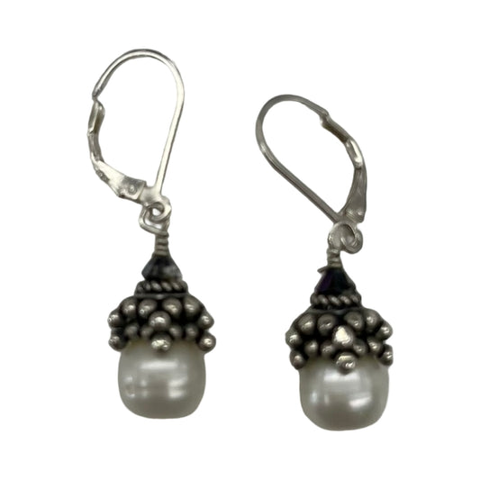 Earrings Dangle/Drop By Clothes Mentor In Cream