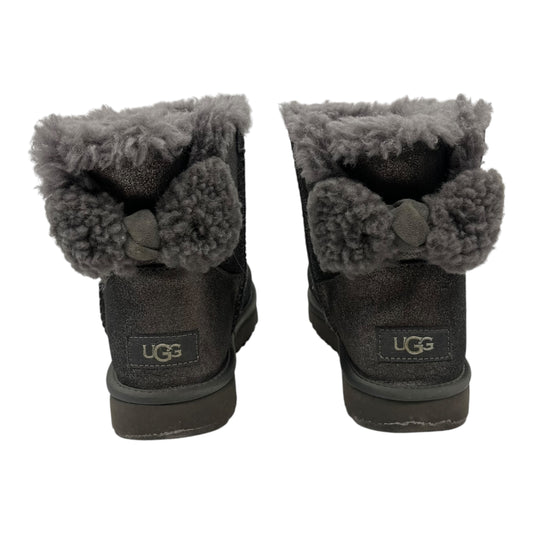 Boots Designer By Ugg In Grey, Size:6