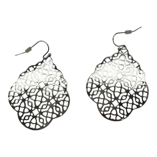 Earrings Dangle/Drop By Clothes Mentor In Silver