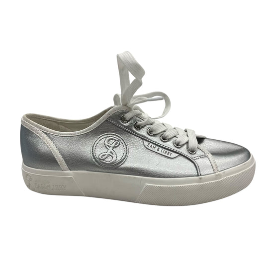 Shoes Sneakers By Sam And Libby In Silver, Size:8.5