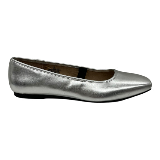 Shoes Flats By Old Navy In Silver, Size:8