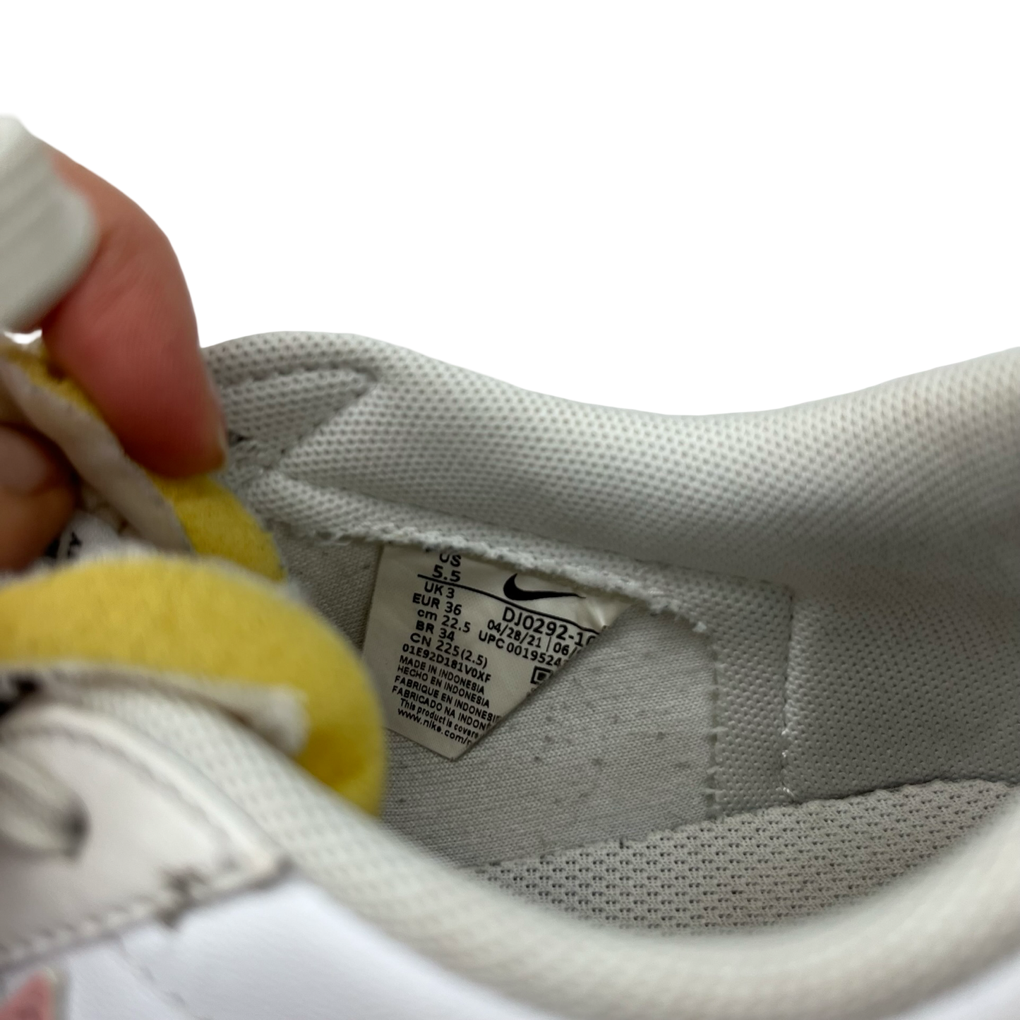 Shoes Sneakers By Nike In Pink & White