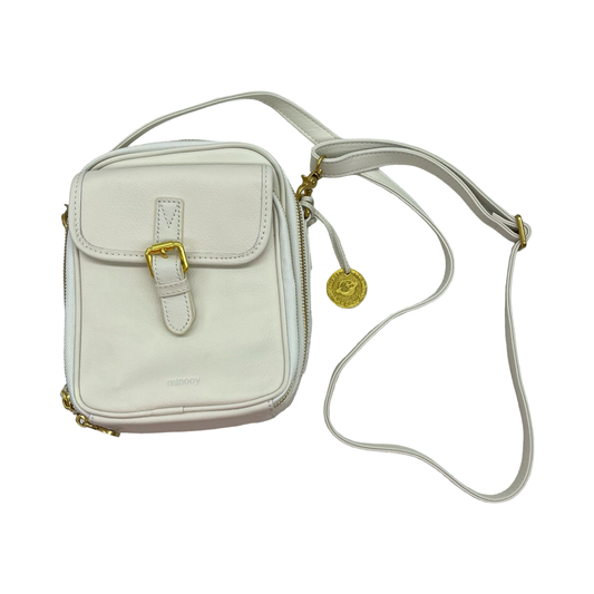Crossbody By Clothes Mentor In Cream, Size:Medium
