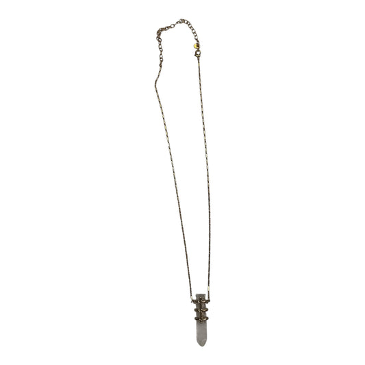 Necklace Pendant By Clothes Mentor In Gold