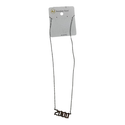 Necklace Charm By Clothes Mentor In Silver