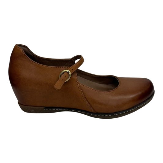 Shoes Heels Wedge By Dansko In Tan, Size:7.5