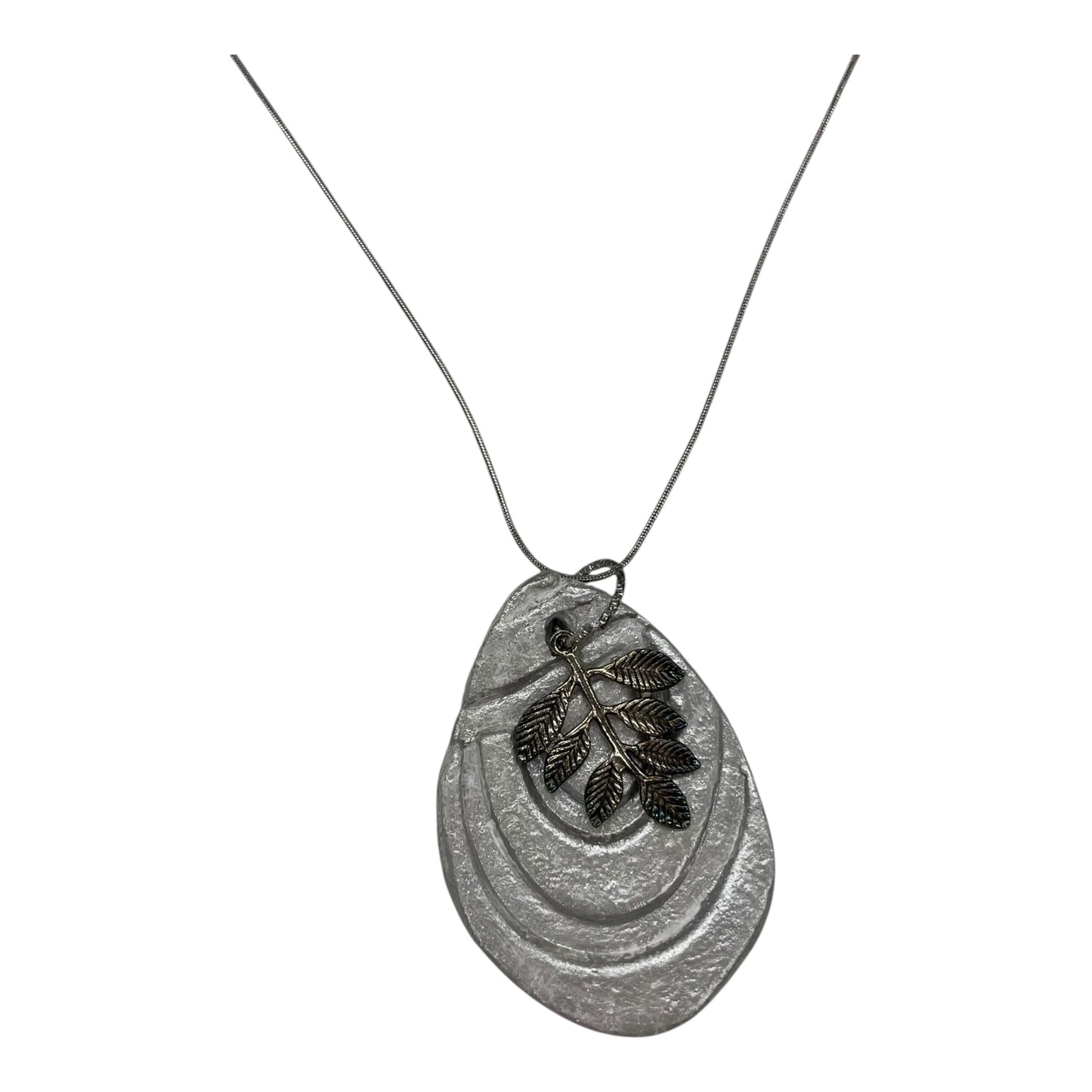 Necklace Pendant By Clothes Mentor In Silver
