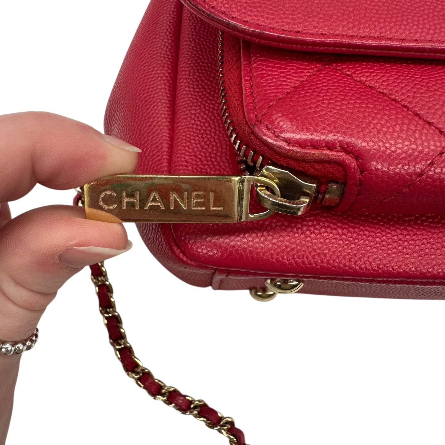 Crossbody Luxury Designer By Chanel In Red, Size:Small