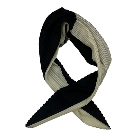 Scarf Square By Zara In Black & Cream