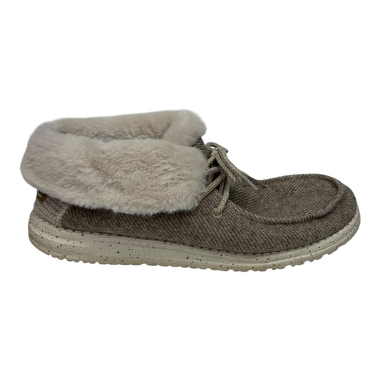 Shoes Flats By Hey Dude In Brown, Size:9
