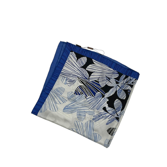 Scarf Square By Clothes Mentor In Blue & White