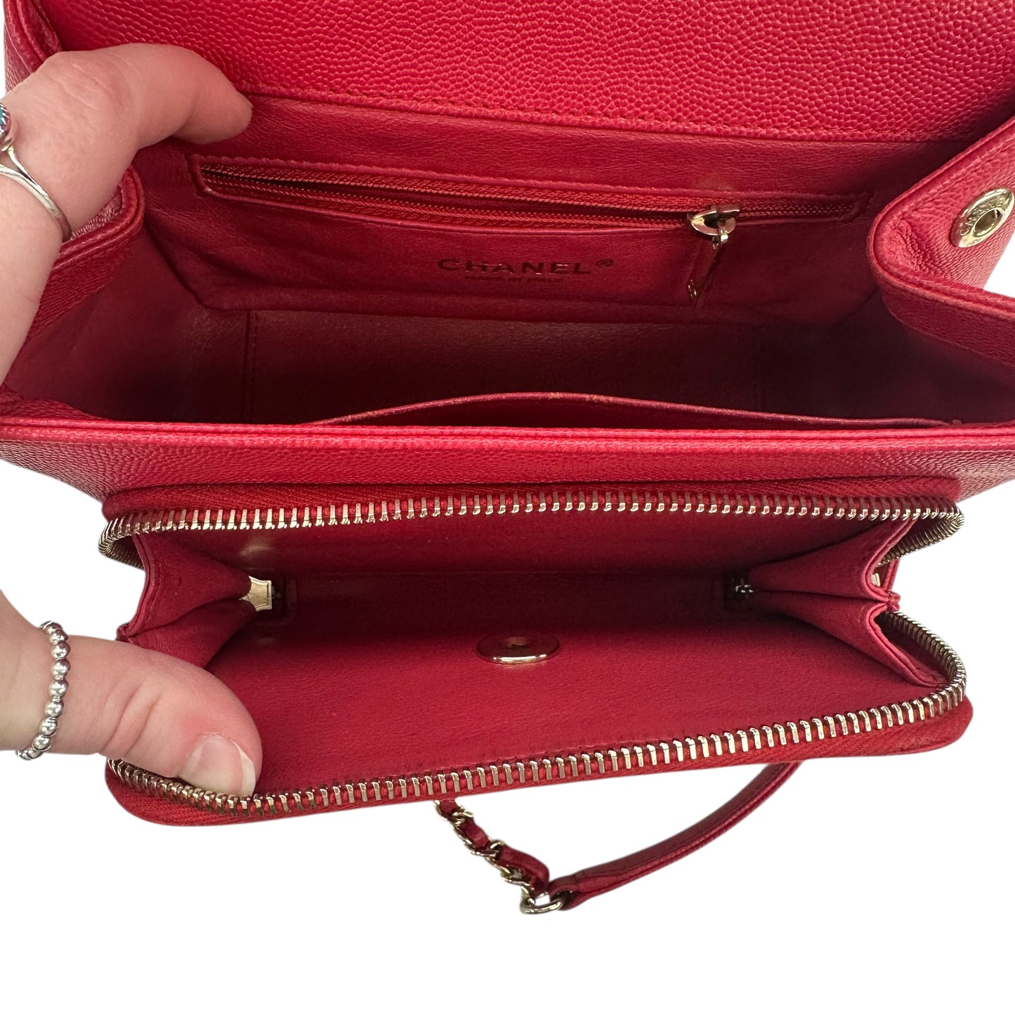 Crossbody Luxury Designer By Chanel In Red, Size:Small