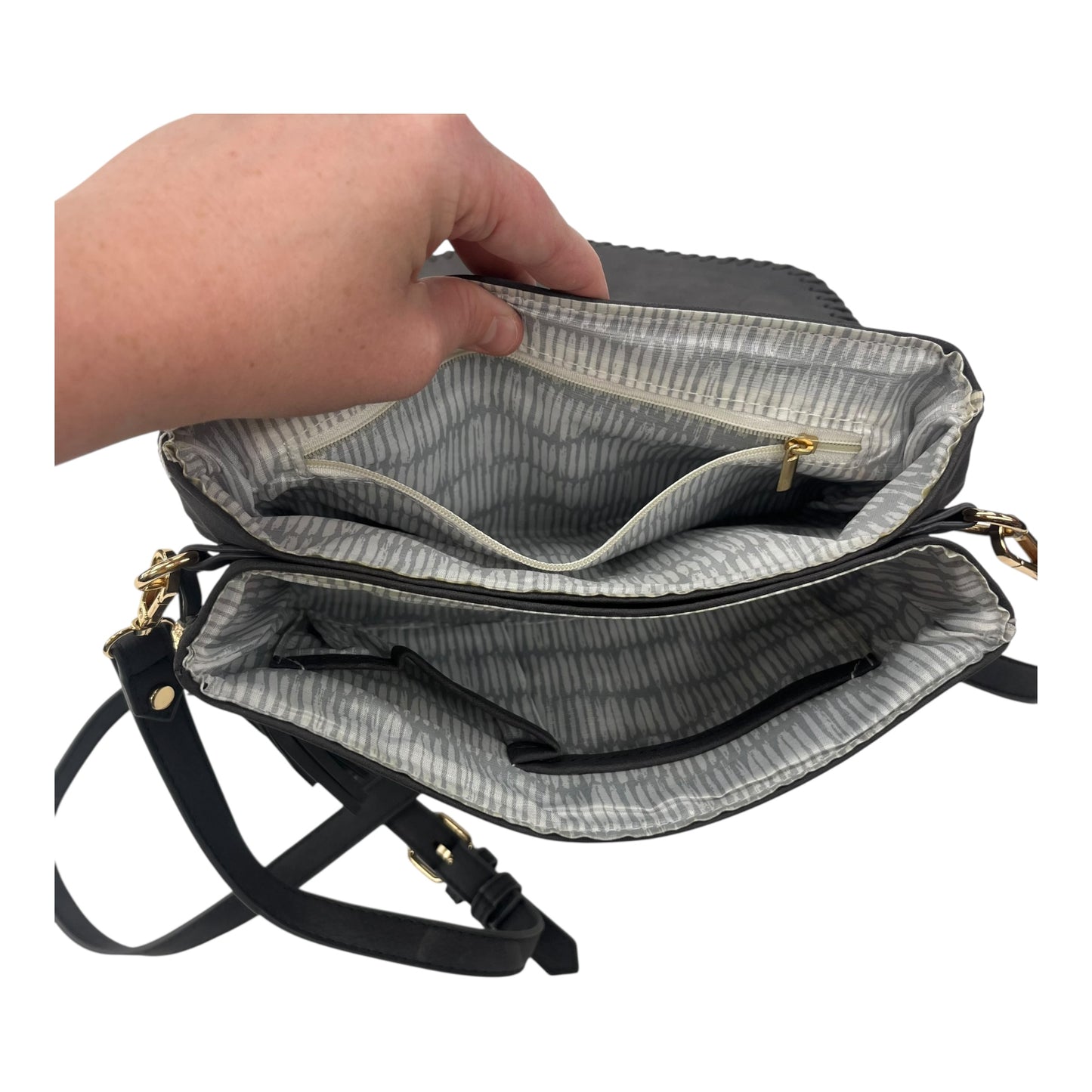 Crossbody By Cme In Grey, Size:Medium
