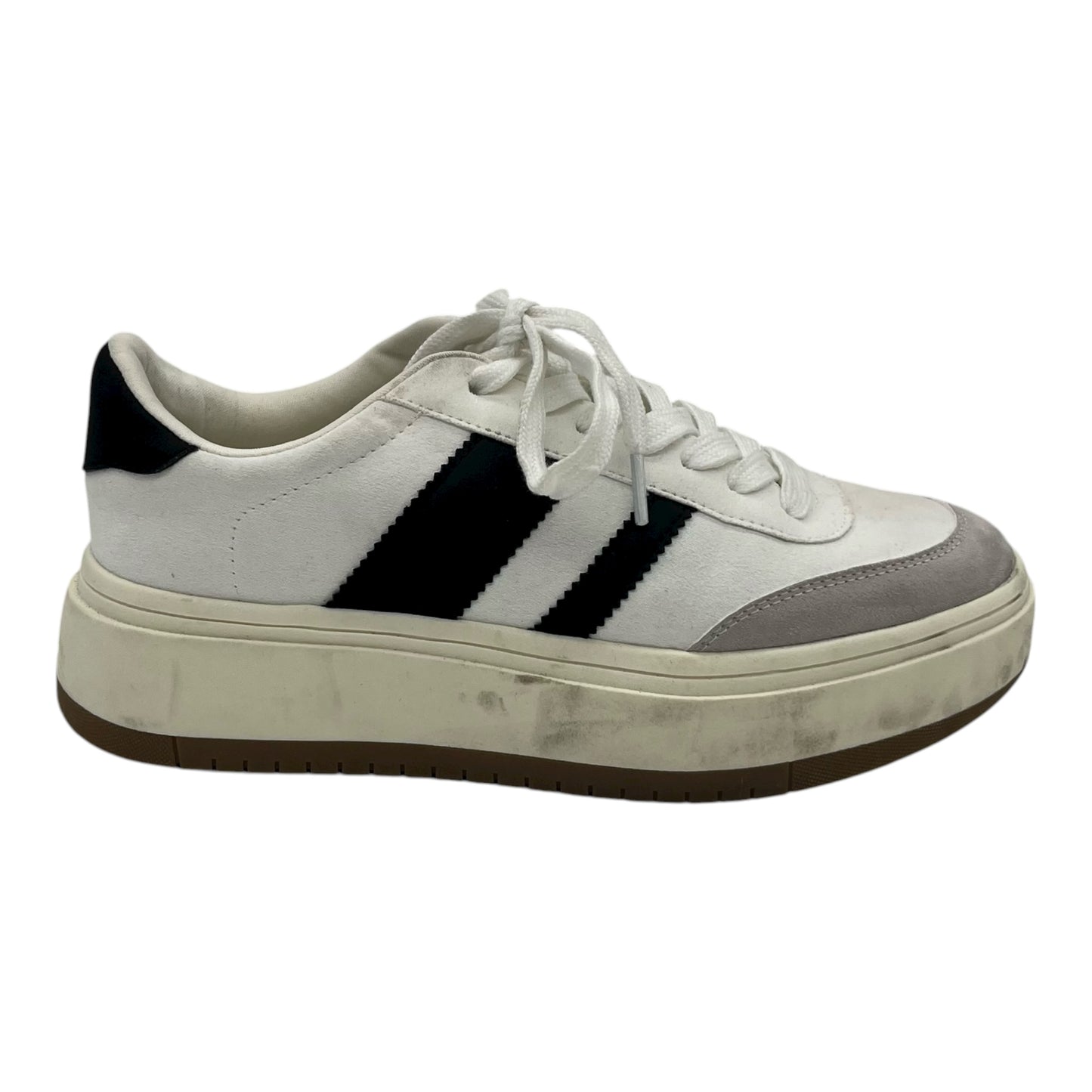 Shoes Sneakers By Clothes Mentor In Black & Cream, Size:7