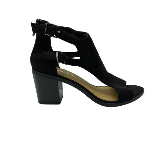 BLACK SANDALS HEELS BLOCK by SODA Size:6