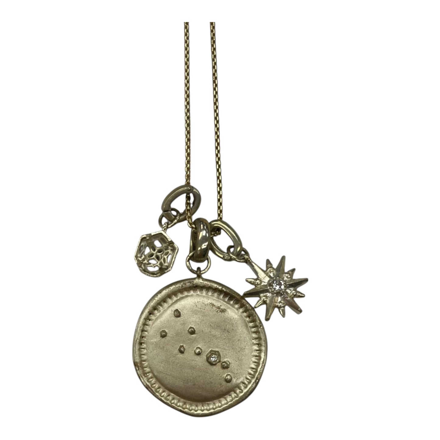 Necklace Charm By Clothes Mentor In Gold