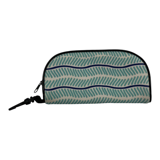 Coin Purse By Clothes Mentor In Blue & White, Size:Small