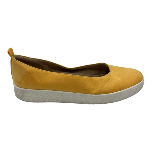 SHOES FLATS by    CLOTHES MENTOR In YELLOW, Size: 9