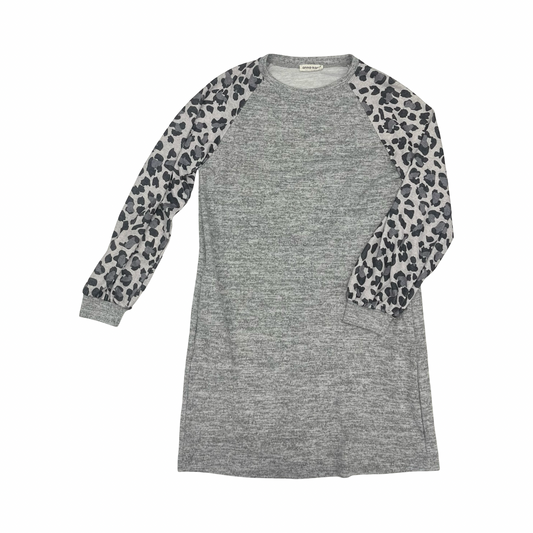 Dress Casual Short By Clothes Mentor In Grey, Size:M